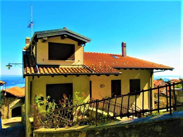 Appartamento in vendita di 110 m² in Via Cristoforo Colombo