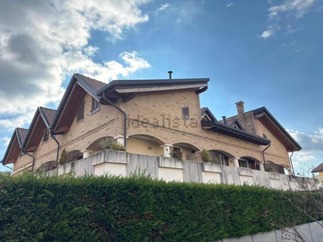 Appartamento in vendita di 110 m² in Via Amilcare Ponchielli, 38