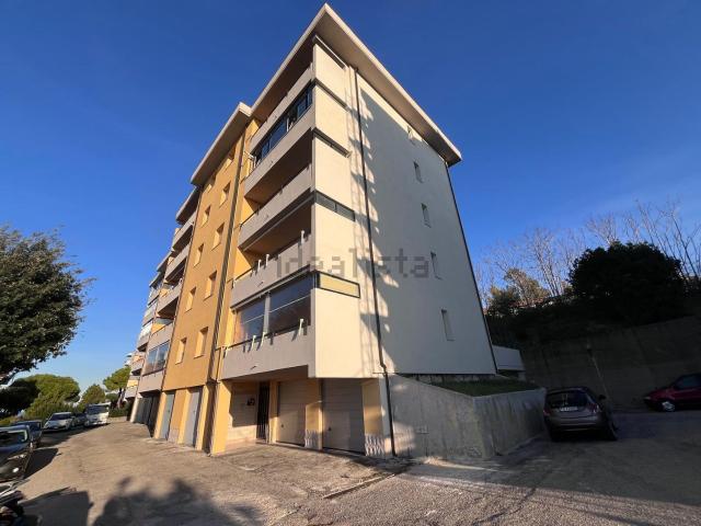 Appartamento in vendita di 110 m² in Via Ancona