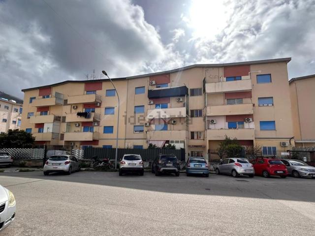 Appartamento in vendita di 110 m² in Via Andrea Raia, 1