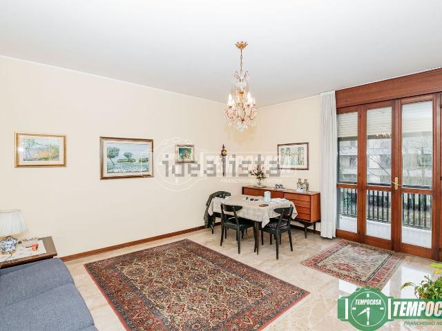 Appartamento in vendita di 110 m² in Via Angelo Moro