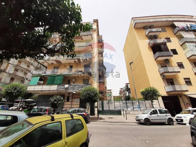 Appartamento in vendita di 110 m² in Via Aniello Falcone, 13