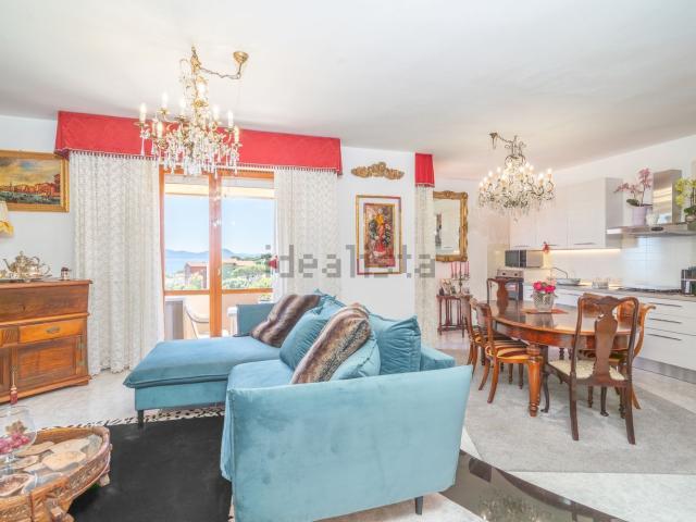 Appartamento in vendita di 110 m² in Via Adriano Cecioni