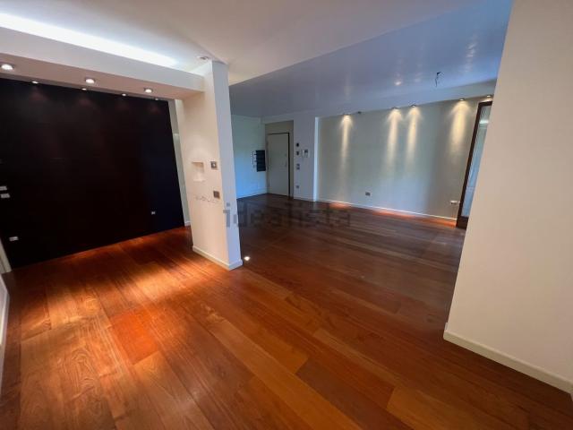 Appartamento in vendita di 110 m² in Via Alcide de Gasperi, 10