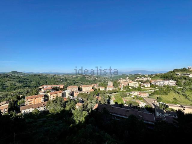 Appartamento in vendita di 110 m² in Via Alcide de Gasperi