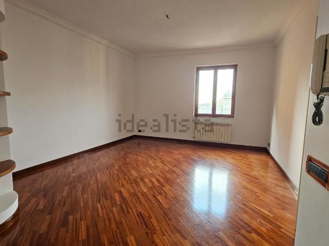 Appartamento in vendita di 110 m² in Via Alcide de Gasperi