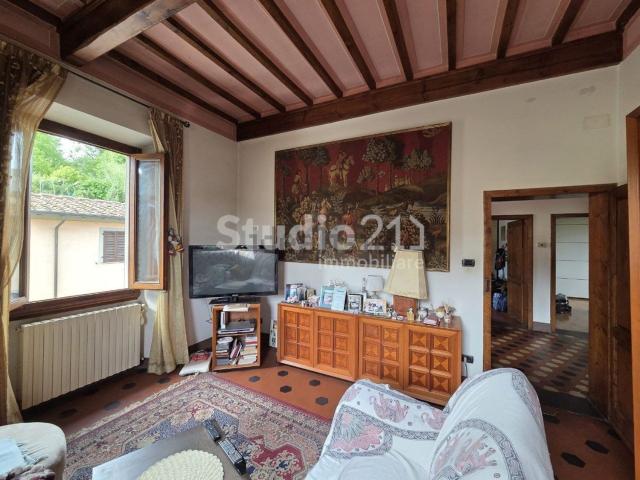 Appartamento in vendita di 110 m² in Via Alessandro Manzoni