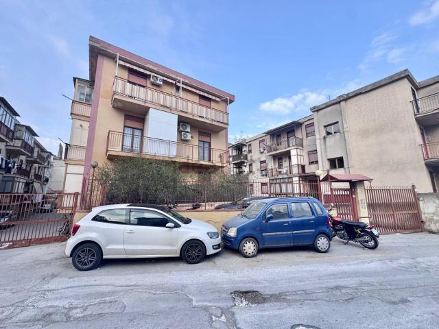 Appartamento in vendita di 110 m² in Via Alfonso Amorelli