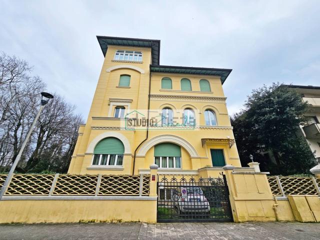 Appartamento in vendita di 110 m² in Via Alfredo Catalani
