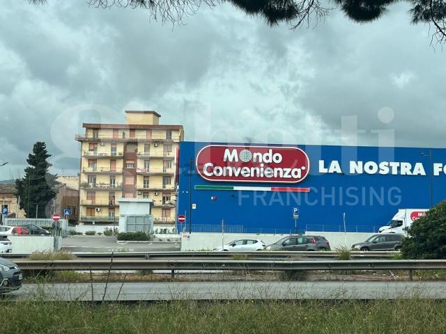 Appartamento in vendita di 110 m² in Via Atenasio, 4