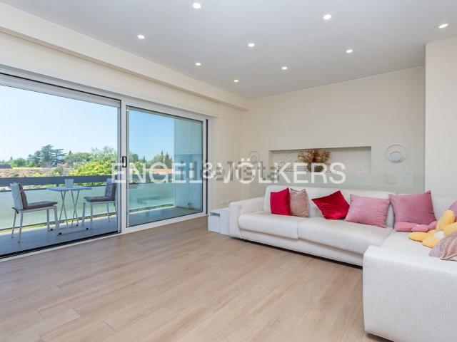 Appartamento in vendita di 110 m² in Via Aurelia Antica