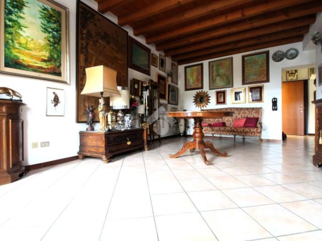 Appartamento in vendita di 110 m² in Via Bastioni Baradello, 72