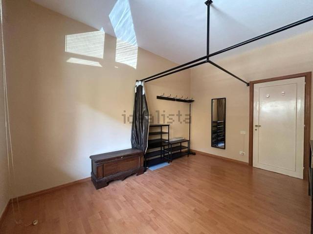 Appartamento in vendita di 110 m² in Via Berardo Mezzucelli, 10