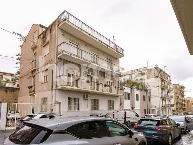 Appartamento in vendita di 110 m² in Via Biancavilla, 46