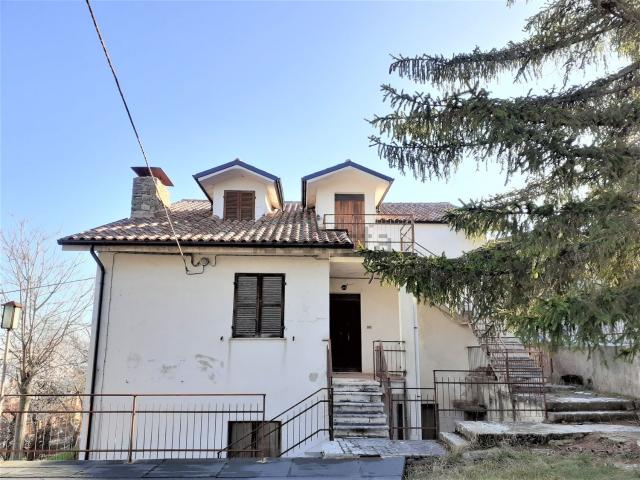 Appartamento in vendita di 110 m² in Via G. Cerquetelli