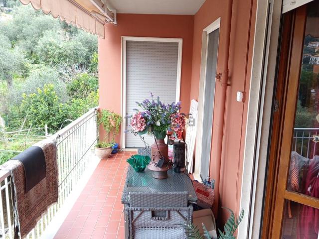 Appartamento in vendita di 110 m² in Via Gozzano 1^ Traversa, 13