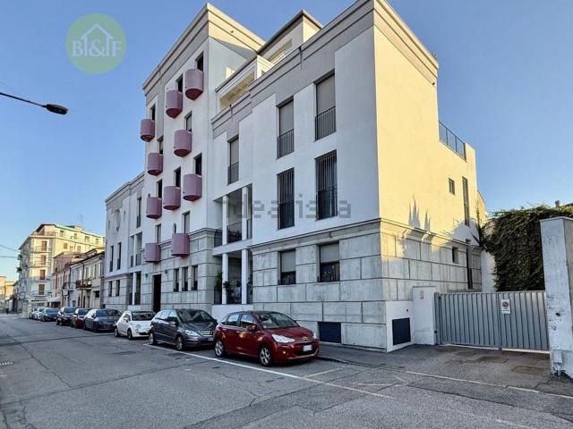 Appartamento in vendita di 110 m² in Via Gaetano Martino, 12