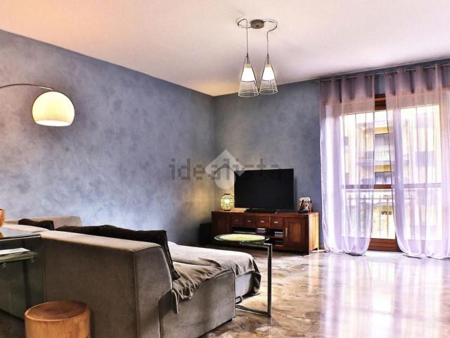 Appartamento in vendita di 110 m² in Via Generale Cantore, 32