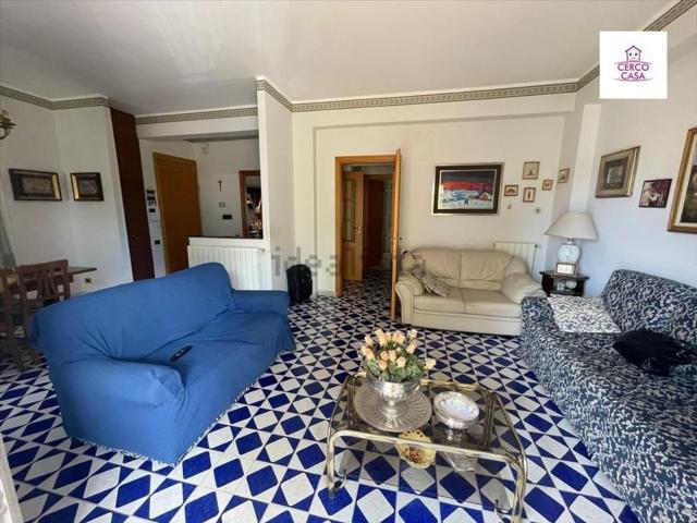 Appartamento in vendita di 110 m² in Via Giulio Cesare