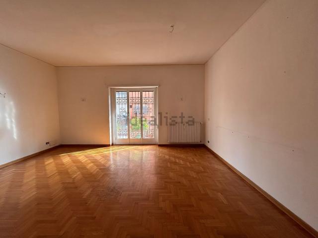 Appartamento in vendita di 110 m² in Via Giuseppe Belluzzo, 37