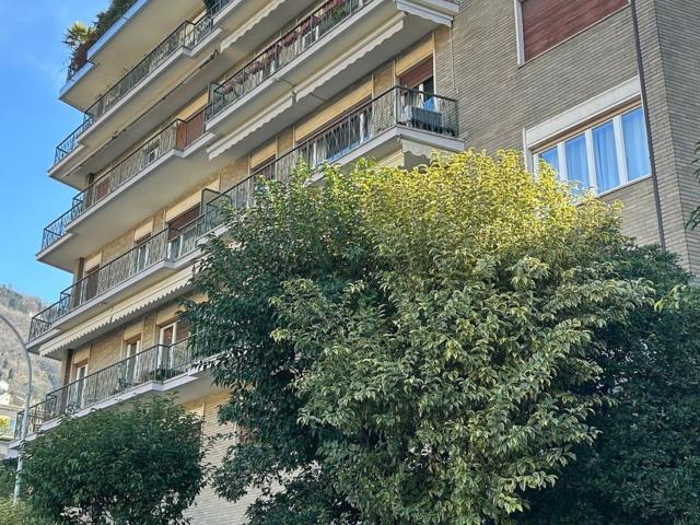 Appartamento in vendita di 110 m² in Via Giuseppe Ferrari, 2