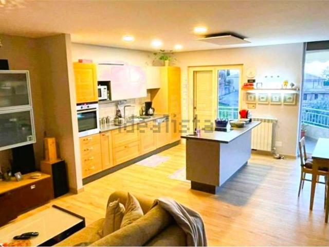 Appartamento in vendita di 110 m² in Via Giuseppe Fiorillo