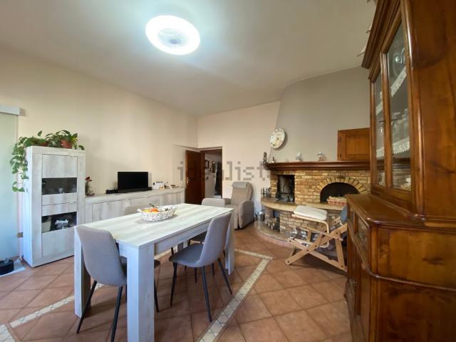 Appartamento in vendita di 110 m² in Via Giuseppe Tassinari