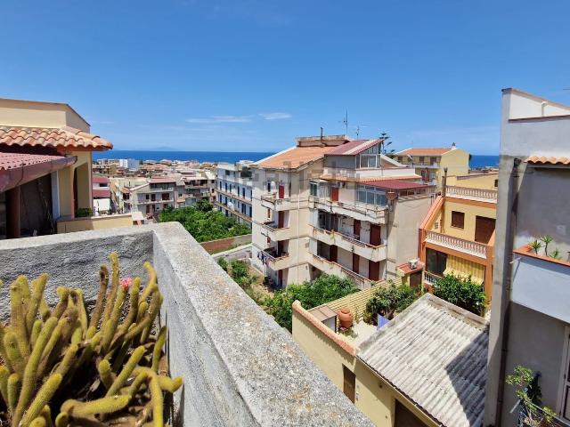Appartamento in vendita di 110 m² in Via Giordano Pippo, 4