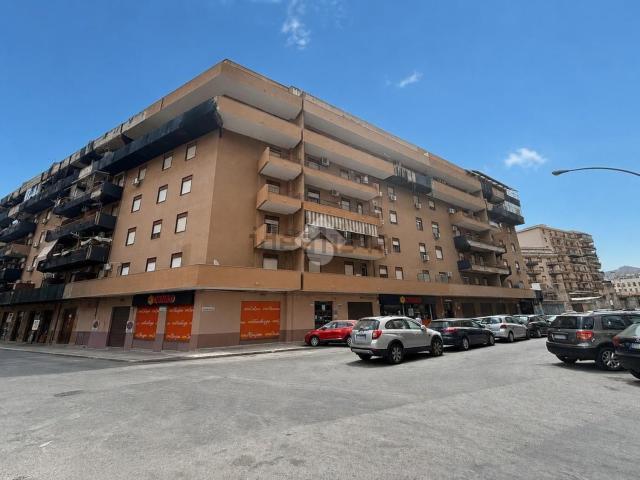 Appartamento in vendita di 110 m² in Via Giovanni Argento, 36