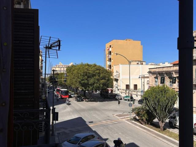 Appartamento in vendita di 110 m² in Via Giovanni Battista Fardella