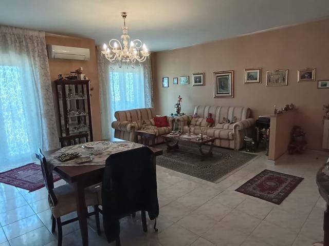 Appartamento in vendita di 110 m² in Via Giovanni Pascoli, 6