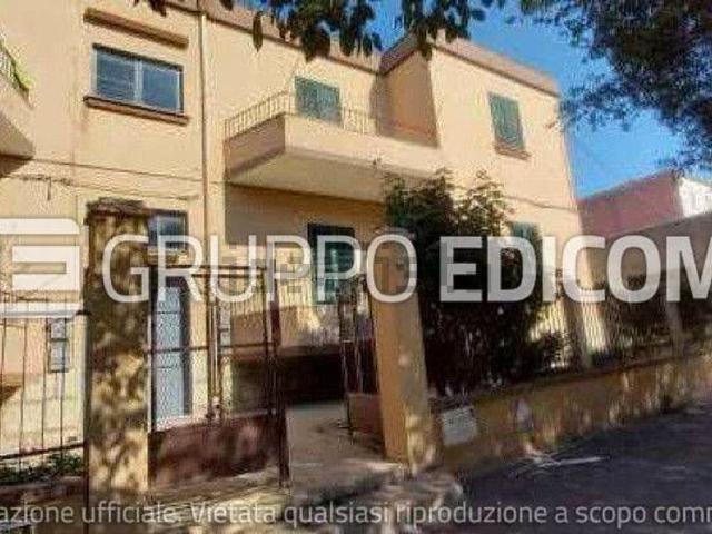 Appartamento in vendita di 110 m² in Via Giovanni Pascoli