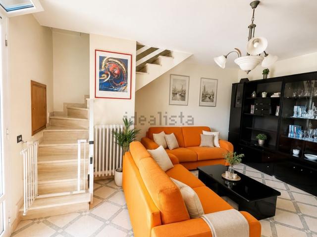 Appartamento in vendita di 110 m² in Via Giovanni Pascoli, 25