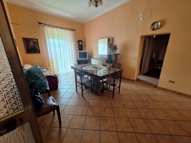 Appartamento in vendita di 110 m² in Via Giovanni Quatrario