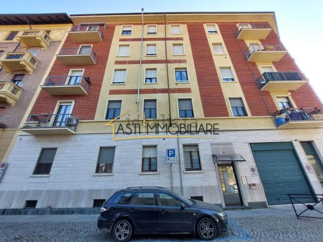 Appartamento in vendita di 110 m² in Via Guttuari, 36