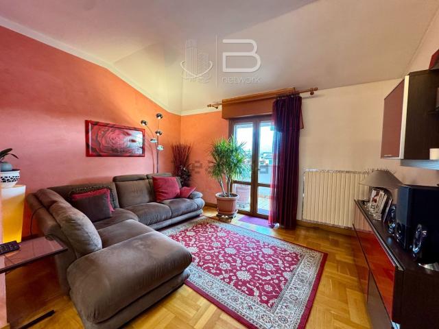 Appartamento in vendita di 110 m² in Via Guglielmo Marconi