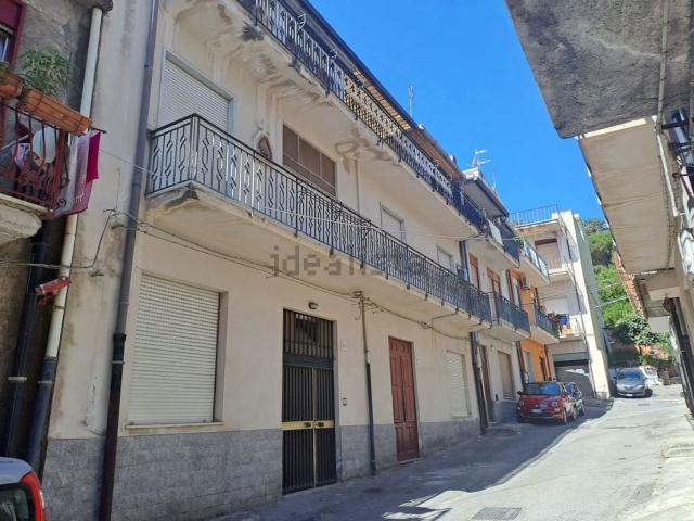 Appartamento in vendita di 110 m² in Via D&apos Amico, 11
