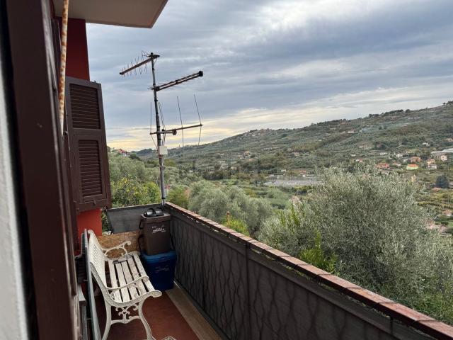 Appartamento in vendita di 110 m² in Via Dolcedo, 79