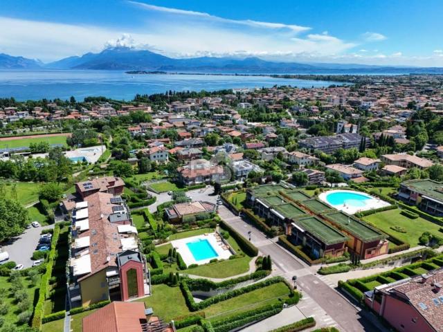 Appartamento in vendita di 110 m² in Via Daniele Comboni, 53