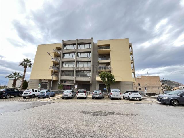 Appartamento in vendita di 110 m² in Via Dante Alighieri, 102