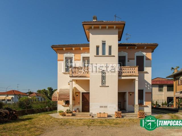 Appartamento in vendita di 110 m² in Via Dante Alighieri, 24