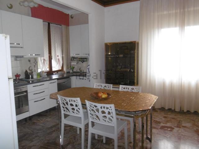 Appartamento in vendita di 110 m² in Via Dante Alighieri