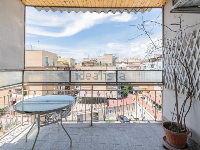 Appartamento in vendita di 110 m² in Via degli Opimiani