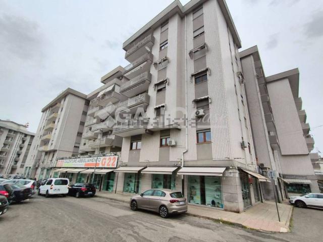 Appartamento in vendita di 110 m² in Via degli Stadi