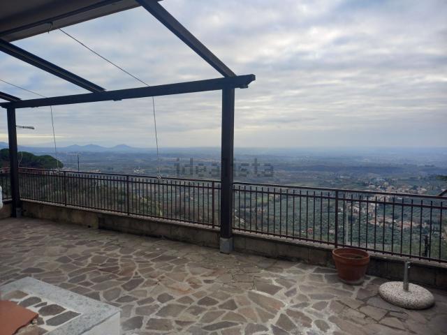 Appartamento in vendita di 110 m² in Via dei Villini, 35