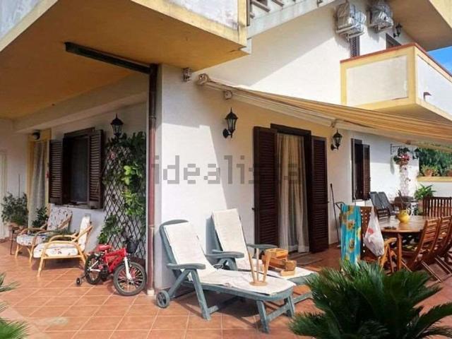 Appartamento in vendita di 110 m² in Via del Mare