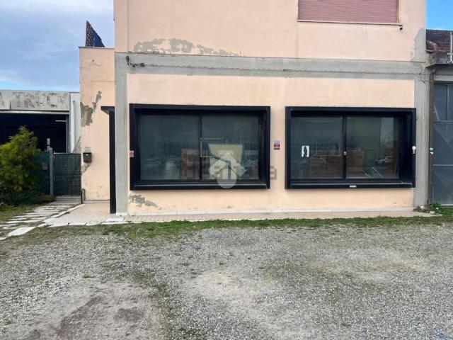 Appartamento in vendita di 110 m² in Via del Commercio, 38