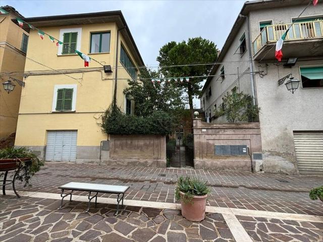 Appartamento in vendita di 110 m² in Via del Popolo, 33
