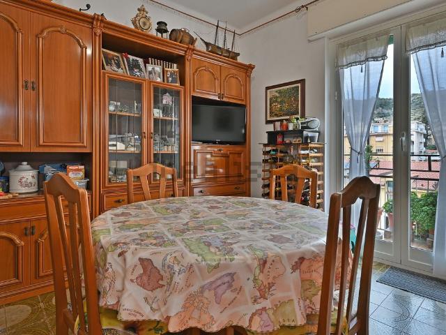Appartamento in vendita di 110 m² in Via dell&apos Asilo