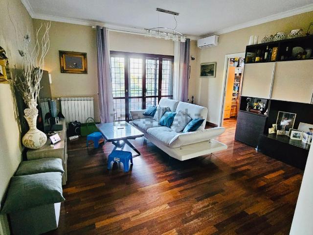 Appartamento in vendita di 110 m² in Via dell&apos Isola Farnese, 49